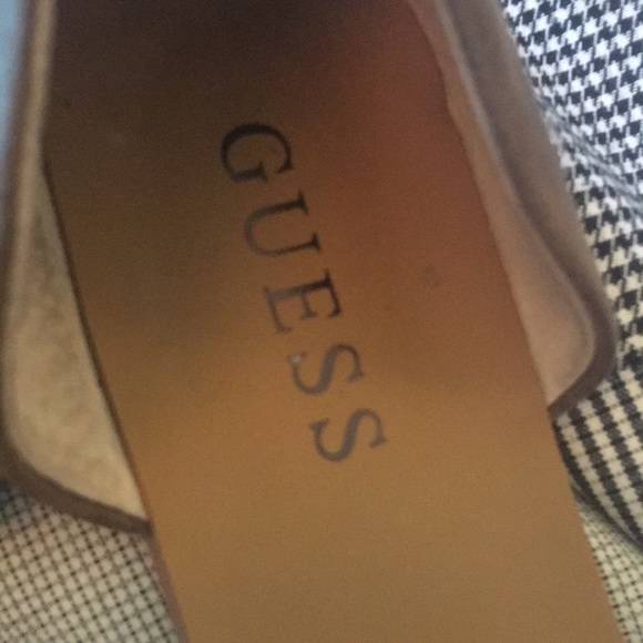 Guess Slides - Picture 2 of 3